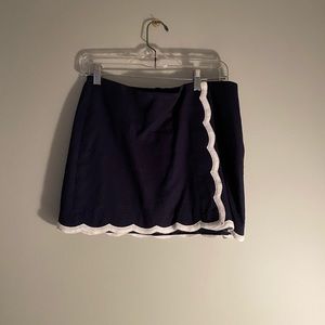 Lily Pulitzer navy blue skort, size 8